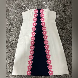 Size 2 Lilly Pulitzer strapless sundress.